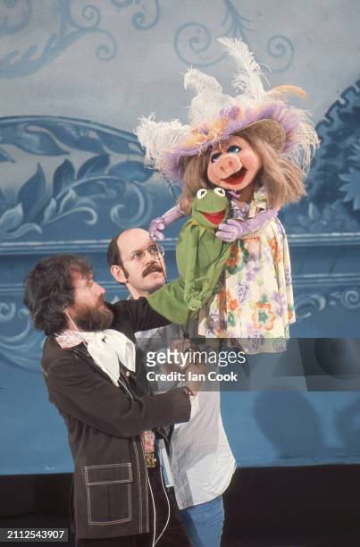 Jim Henson creator of the Muppets with Frank Oz and Miss Piggy and Kermit the frog at Elstree Studios in Hertfordshire UK on August 20, 1980.