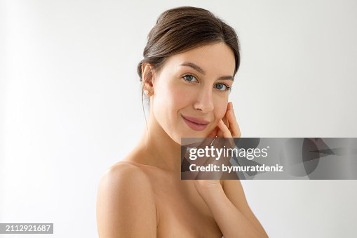 Modèle de beauté à la peau lisse Modèle de beauté à la peau lisse