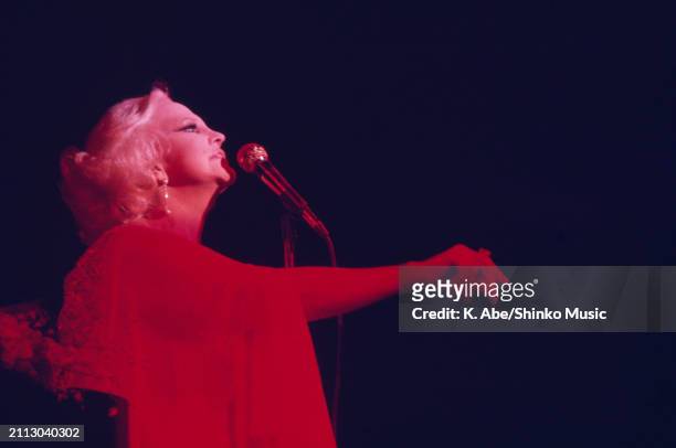 Peggy Lee sings, Nakano Sun Plaza, Tokyo, Japan, 26th April 1975.