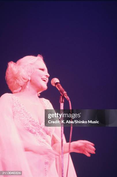 Peggy Lee sings, Nakano Sun Plaza, Tokyo, Japan, 26th April 1975.