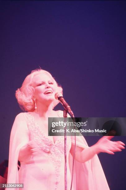 Peggy Lee sings, Nakano Sun Plaza, Tokyo, Japan, 26th April 1975.