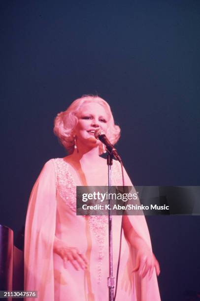 Peggy Lee sings, Nakano Sun Plaza, Tokyo, Japan, 26th April 1975.