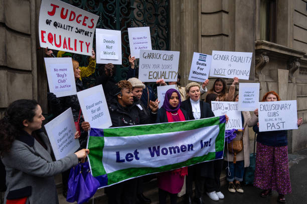 GBR: Group Of Female Lawyers Delivers Petition To Garrick Club Over Men-Only Membership Policy