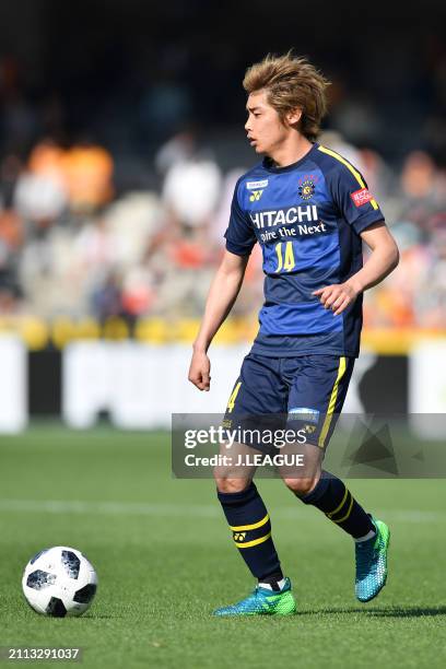 Junya Ito of Kashiwa Reysol in action during the J.League J1 match between Shimizu S-Pulse and Kashiwa Reysol at IAI Stadium Nihondaira on April 28,...