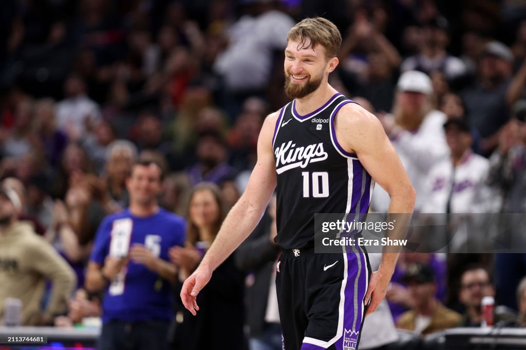 Philadelphia 76ers v Sacramento Kings