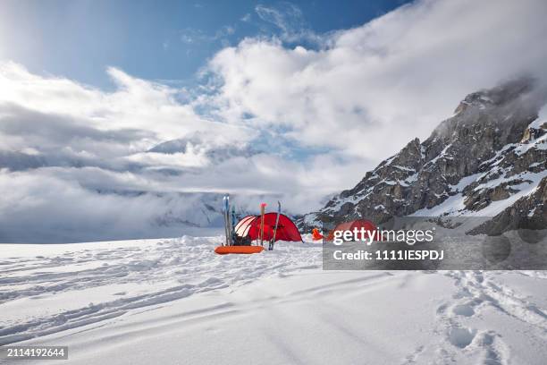 tents in base camp on denali during sunset - base camp stock pictures, royalty-free photos & images