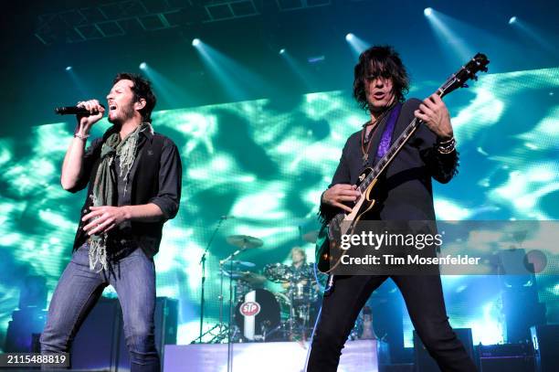 Scott Weiland and Dean DeLeo of Stone Temple Pilots perform at the Fox Theater on October 20, 2009 in Oakland, California.