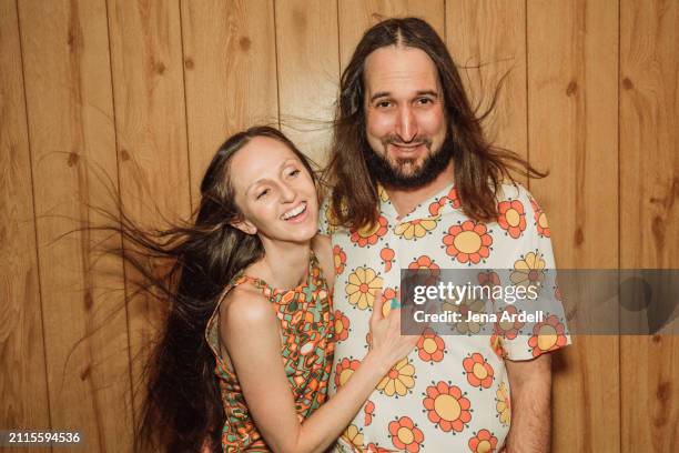 happy couple with long hair, retro 1970s hippies, retro couple hair length - crazy girlfriend stock pictures, royalty-free photos & images