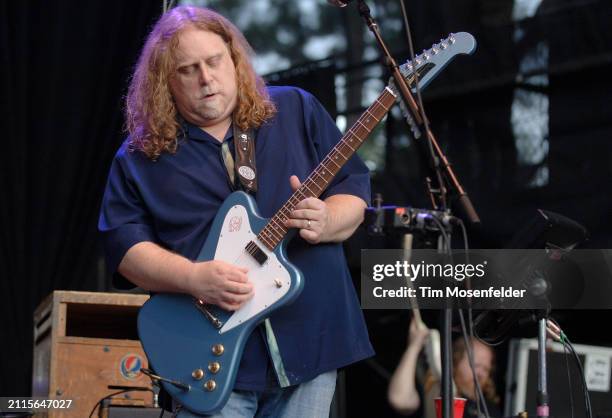 Warren Haynes of The Dead performs at Shoreline Amphitheatre on May 16, 2009 in Mountain View, California.