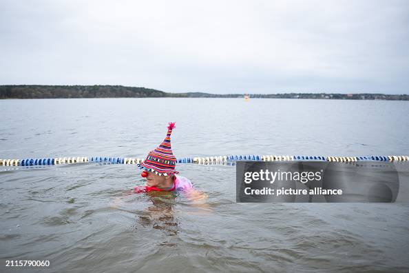 Swimming in the Wannsee lido