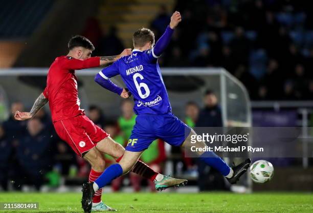 Waterford , Ireland - 29 March 2024; Ellis Chapman of Sligo Rovers shoots to score his side's first goal during the SSE Airtricity Men's Premier...