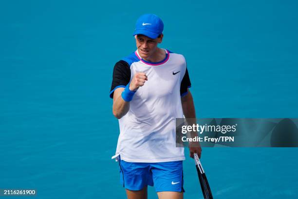 Alex Sinner of Italy celebrates his victory over Christopher O'Connell of Australia in the fourth round of the Miami Open at the Hard Rock Stadium on...