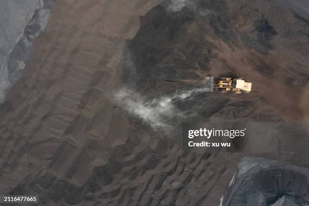 aerial photography of coal port machinery loading coal - 福建省 stock-fotos und bilder