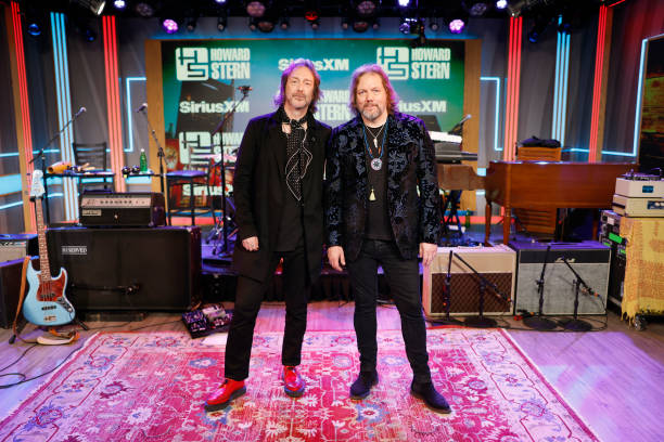 TN: The Black Crowes Visit SiriusXM's 'The Howard Stern Show'