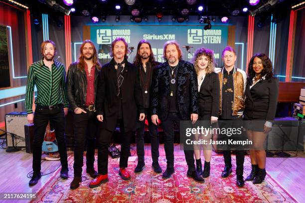 Cully Symington, Nico Bereciartua, Chris Robinson, Sven Pipien, Rich Robinson, Mackenzie Lynn Adams, Erik Deutsch and Lesley Grant of The Black...