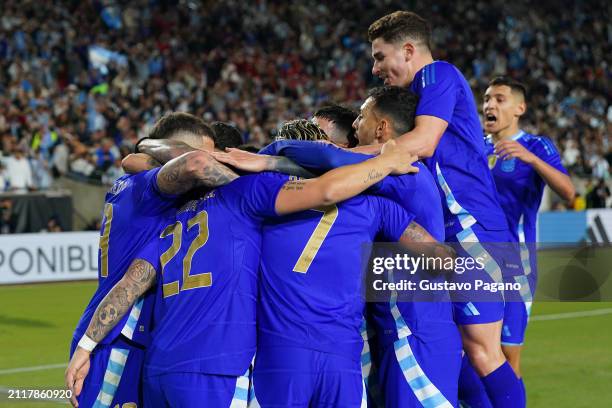 Players of Argentina celebrate the goal of Alexis Mac Allister during a friendly match between Argentina and Costa Rica at United Airlines Field at...