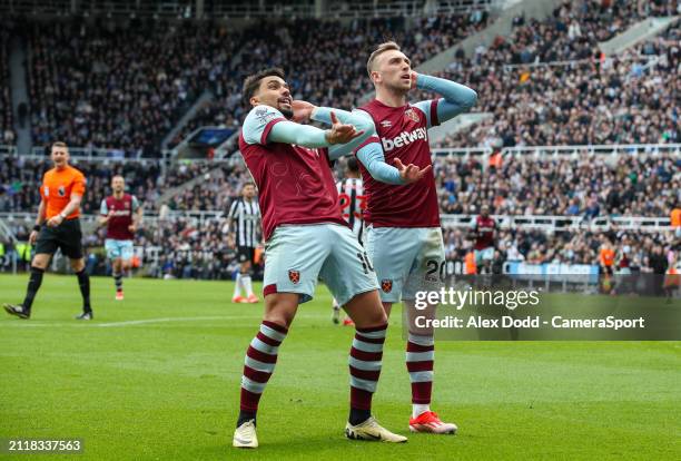 West Ham United's Jarrod Bowen celebrates scoring his side's third goal during the Premier League match between Newcastle United and West Ham United...