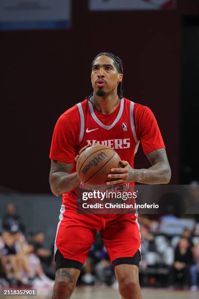 Ray Spalding of the Rio Grande Valley Vipers shoots the ball during a game against the Salt Lake City Stars on March 30, 2024 at the Bert Ogden Arena...