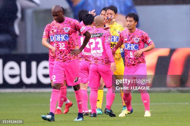 Sagan Tosu players celebrate the team's 3-1 victory in the J.League J1 match between Sagan Tosu and Shimizu S-Pulse at Best Amenity Stadium on May 5,...