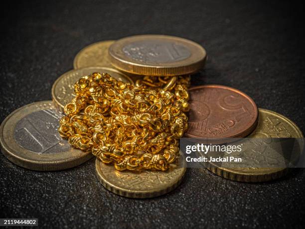 euro and gold - euro star stock pictures, royalty-free photos & images