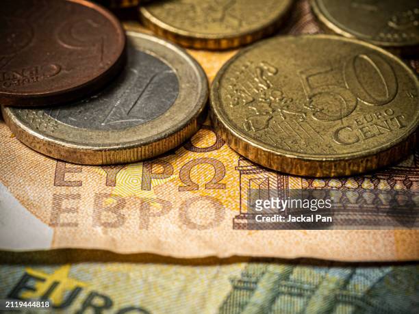 euro and gold - euro star stock pictures, royalty-free photos & images