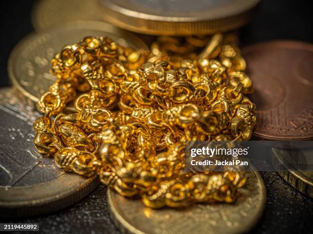 euro and gold - euro star stock pictures, royalty-free photos & images