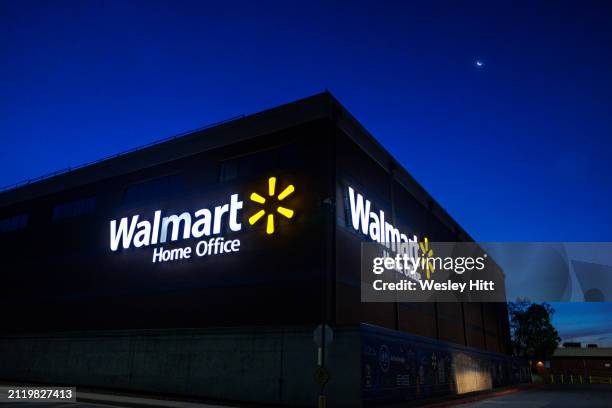 walmart home office in bentonville, arkansas - headquarters stock pictures, royalty-free photos & images
