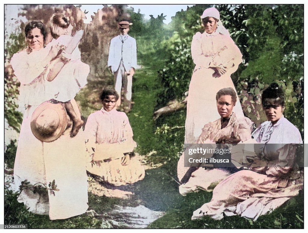Antique black and white photograph: Puerto Rican women