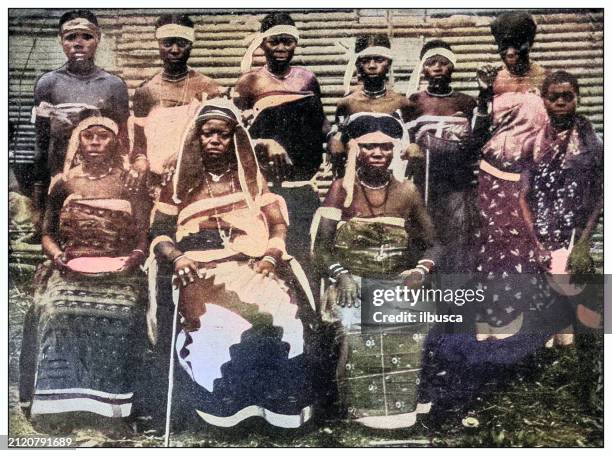 antike schwarz-weiß-fotografie: sultana und ihre frauen, philippinen - provinz papua indonesien stock-grafiken, -clipart, -cartoons und -symbole