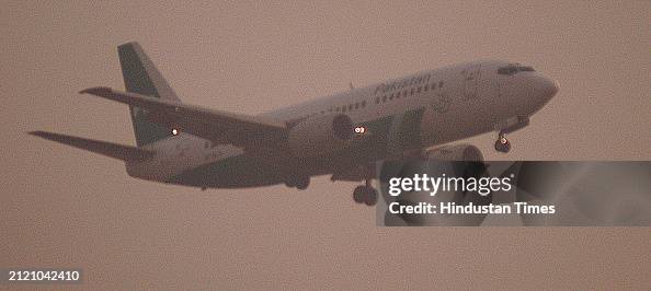 Pakistan Rkt Pakistan International Airlines about to land at IGI International ...