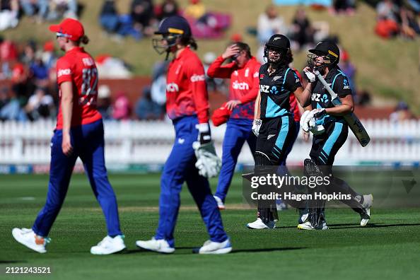 New Zealand v England - Women's T20 Game 5