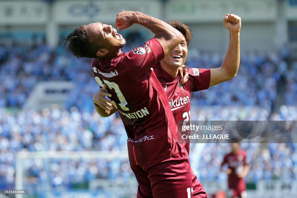Júbilo Iwata v Vissel Kobe - J.League J1