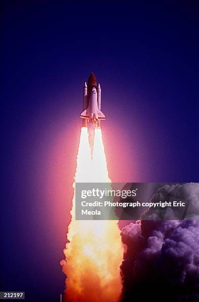 space shuttle launch - first space shuttle launch stock pictures, royalty-free photos & images