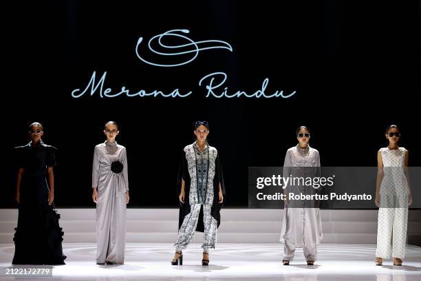 Mee Rauna 678 Merona Stock Photos, High-Res Pictures, and Images - Getty Images