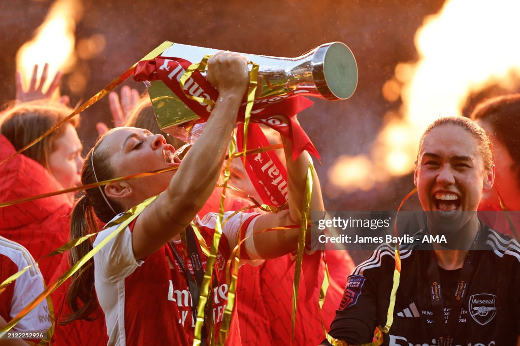 Arsenal v Chelsea - FA Women's Continental Tyres League Cup Final