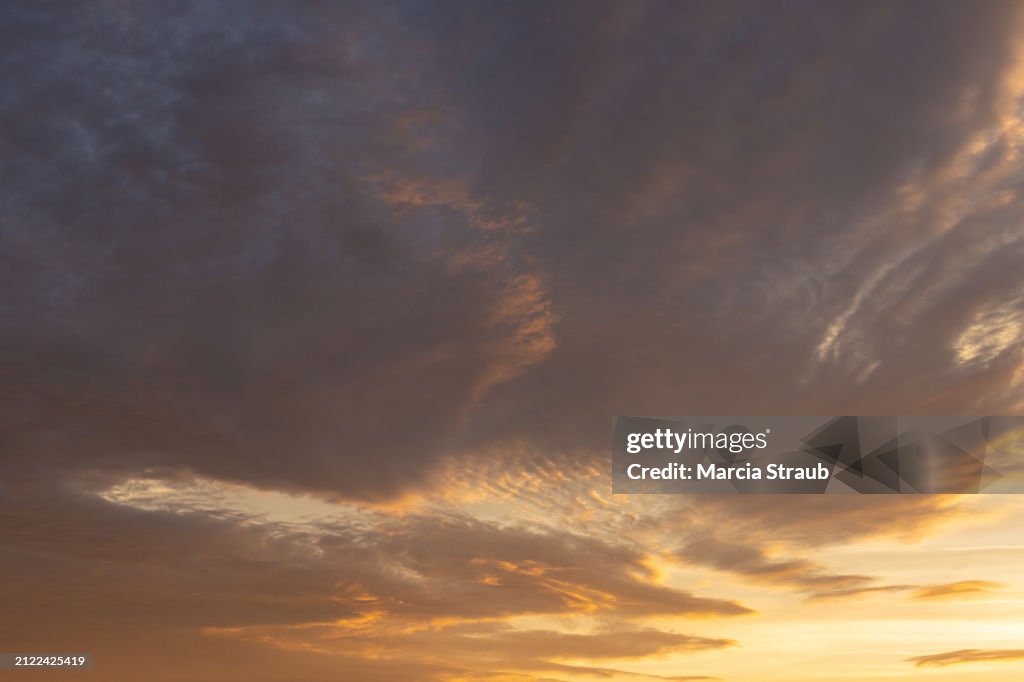 Vibrant Sunset Cloudscape