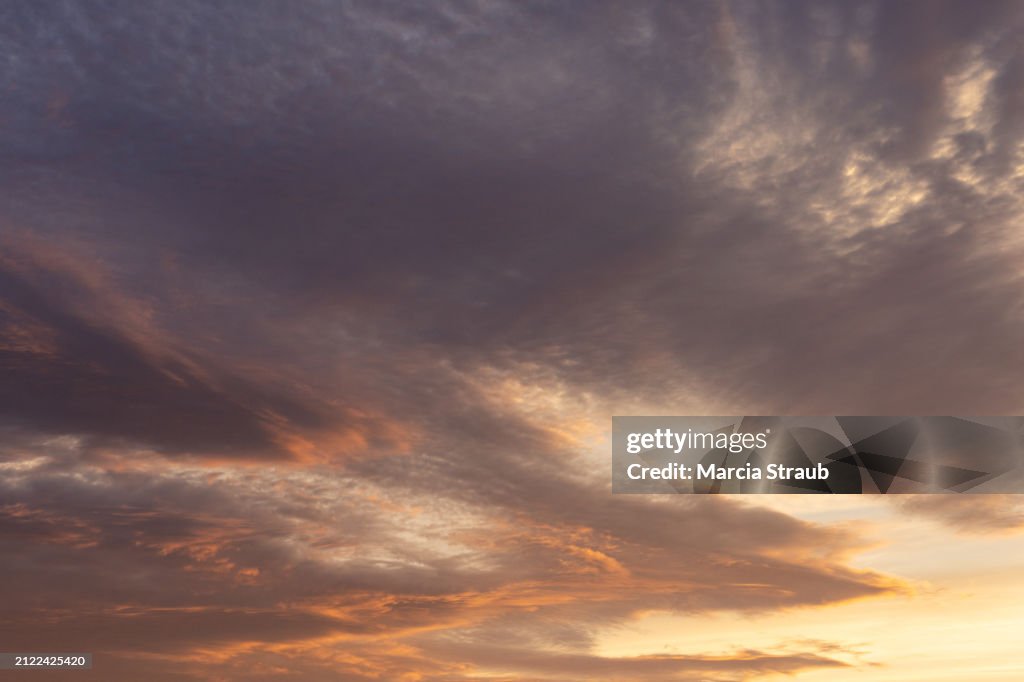 Vibrant Sunset Cloudscape