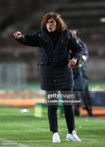 Internazionale coach Rita Guarino issues instructions to her players during the Women Serie A eBay match between FC Internazionale Women and AS Roma...
