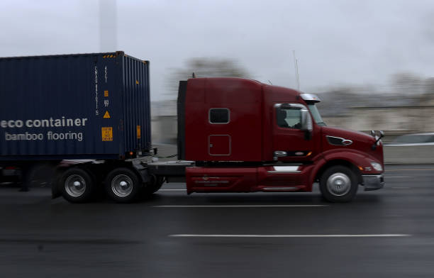 CA: EPA Finalizes New Emissions Rules For Heavy Trucks And Buses