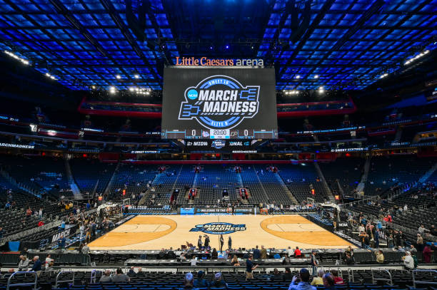 MI: NCAA Men's Basketball Tournament - Midwest Regional