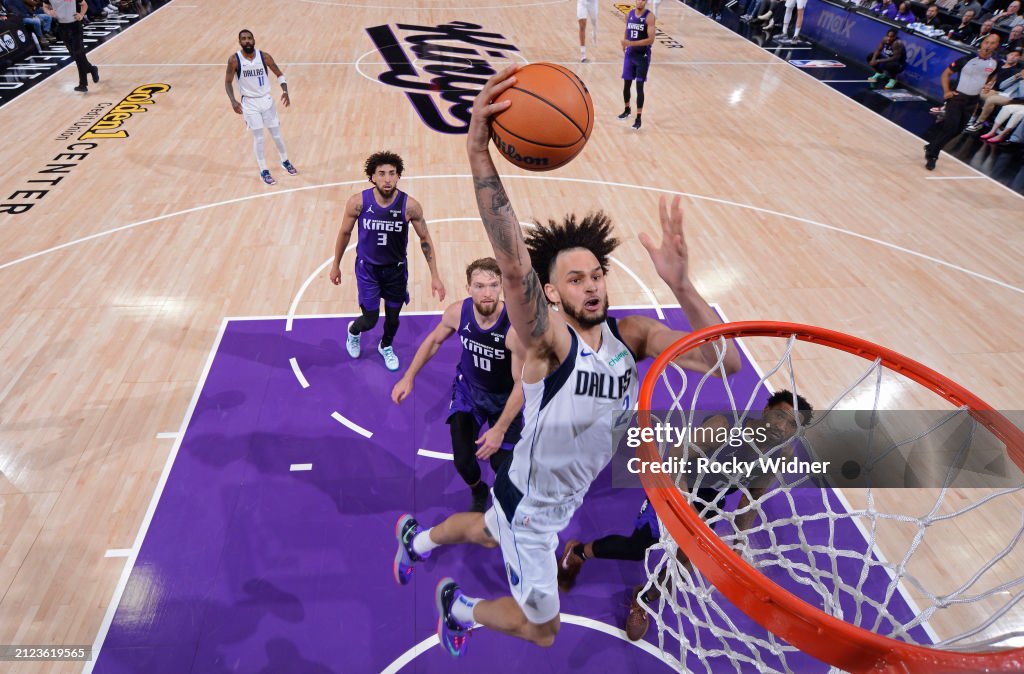 Dallas Mavericks v Sacramento Kings