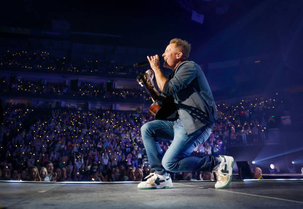 TN: Chris Tomlin Good Friday Nashville