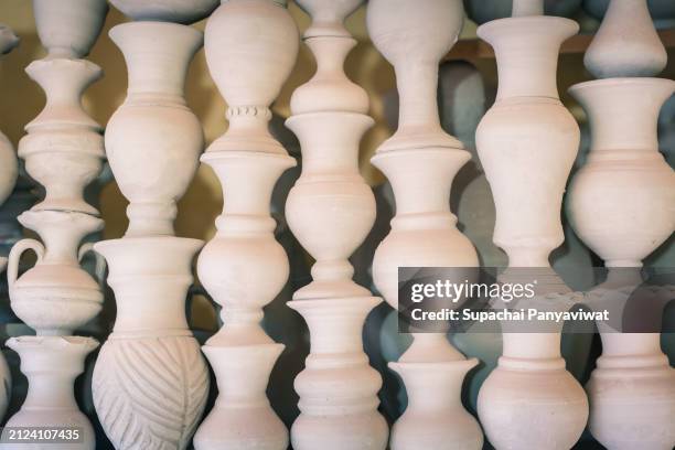 morocco clay pottery making - stampot stockfoto's en -beelden
