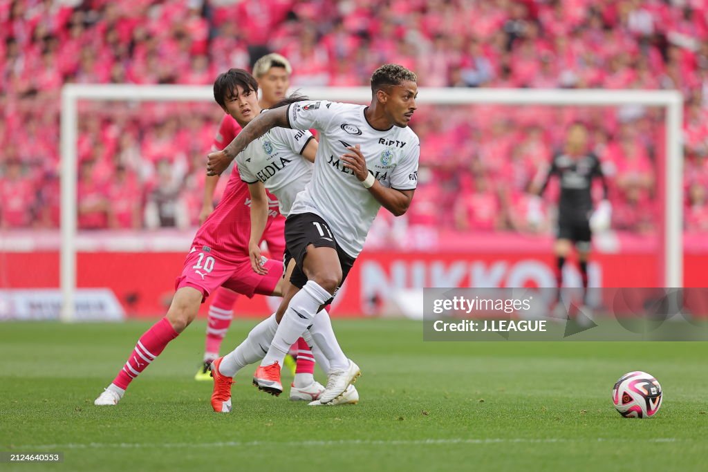 Cerezo Osaka v Shonan Bellmare - J.LEAGUE MEIJI YASUDA J1