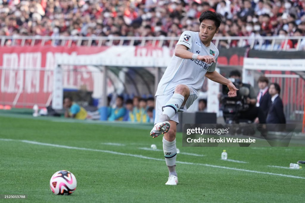 Urawa Red Diamonds v Avispa Fukuoka - J.LEAGUE MEIJI YASUDA J1