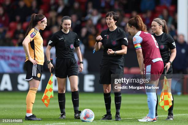 Jane Simms Referee 28 Liz Simms Stock Photos, High-Res Pictures, and Images - Getty Images