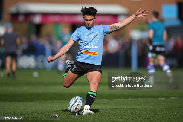 Marcus Smith of Harlequins takes a place kick during the warm up prior to the Gallagher Premiership Rugby match between Harlequins and Bath Rugby at...