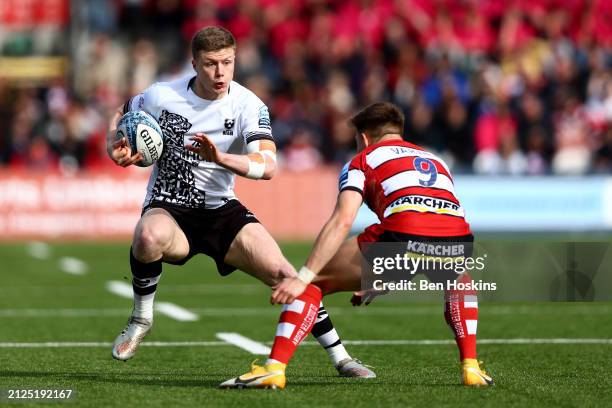 Noah Heward of Bristol runs at Stephen Varney of Gloucester during the Gallagher Premiership Rugby match between Gloucester Rugby and Bristol Bears...