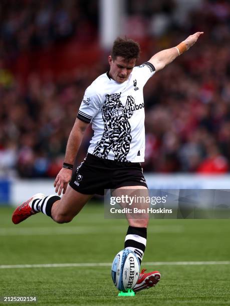 MacGinty of Bristol kicks a conversion during the Gallagher Premiership Rugby match between Gloucester Rugby and Bristol Bears at Kingsholm Stadium...