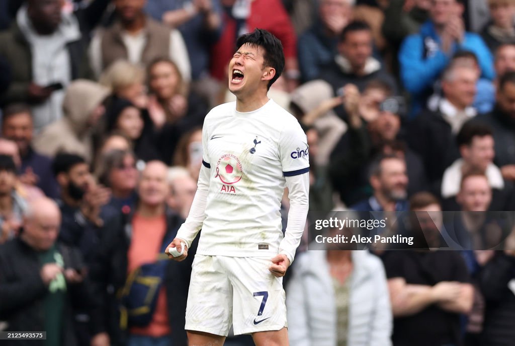Tottenham Hotspur v Luton Town - Premier League